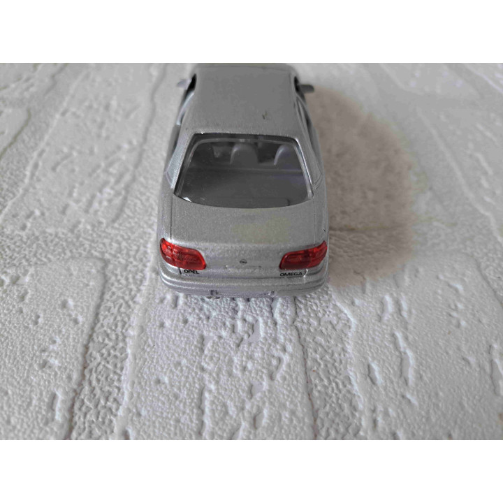 Opel Omega Tins Toys 1:38 - modelauto