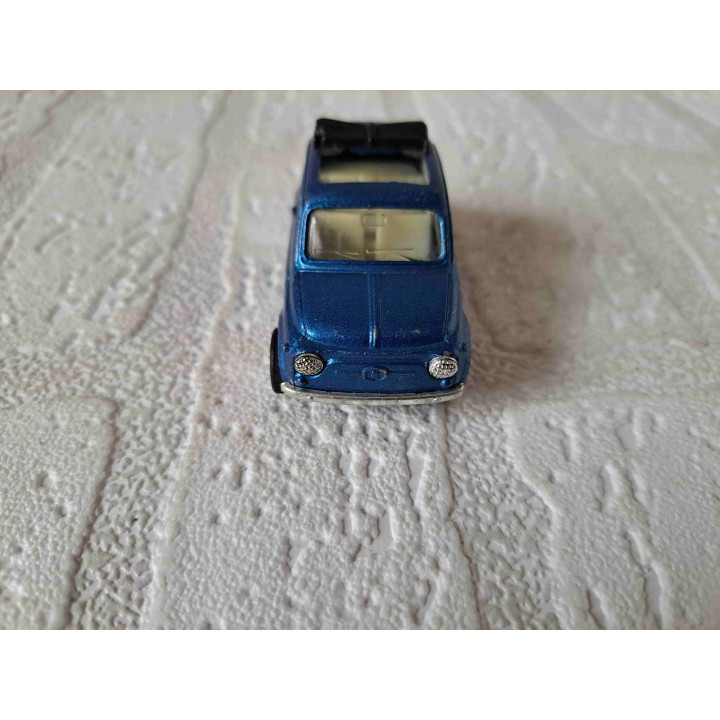 Fiat 500 met sunroof en opdruk Mini 500 - modelauto