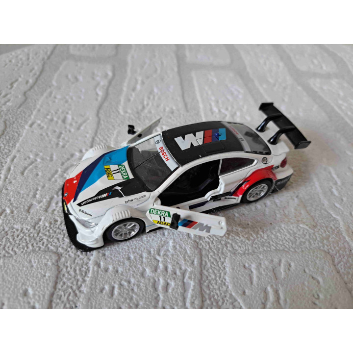 BMW M4 CCA 1:44 - modelauto