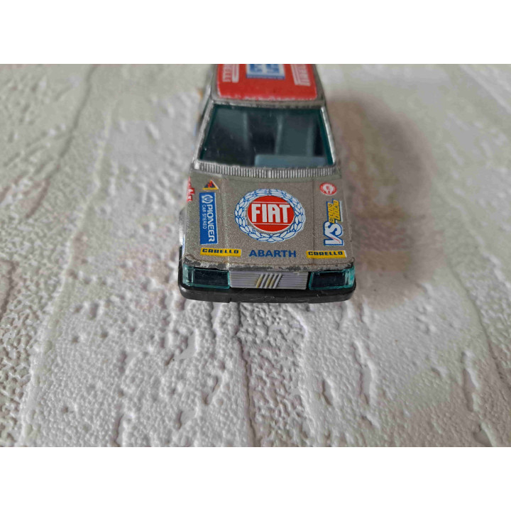 Fiat Regata PIRELLI Bburago 1:43 (1) - modelauto