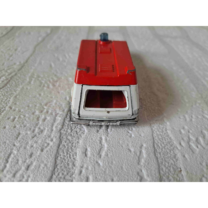 Ambulance Matchbox Speed Kings K49 - modelauto