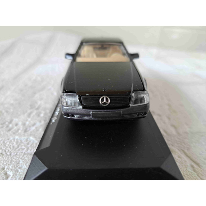 Mercedes-Benz 500 SL Coupé Zwart 1:43 Solido 1518 Modelauto
