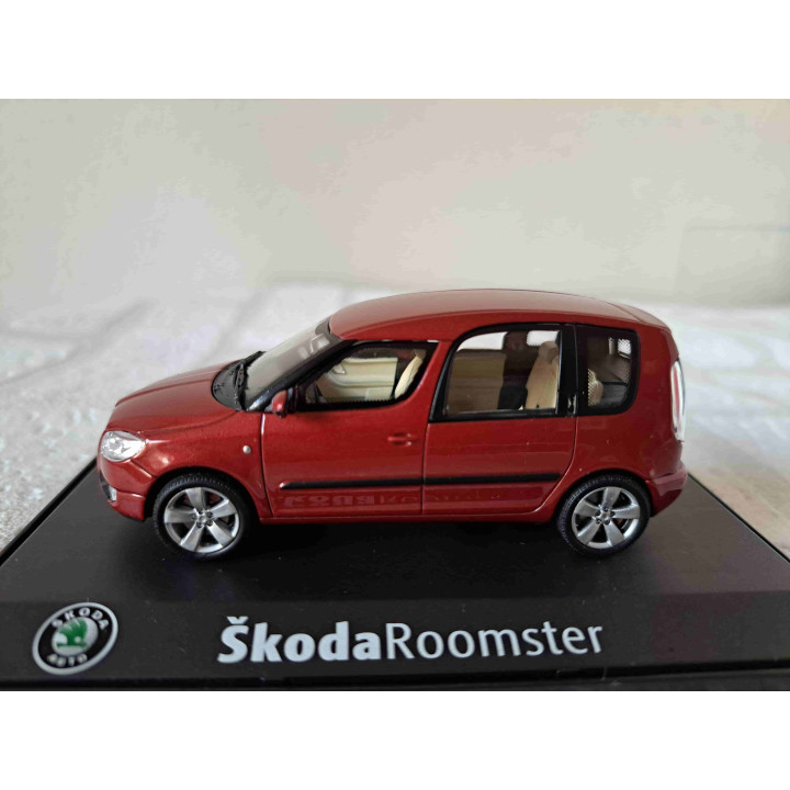 Skoda Roomster 2015 1:43 Abrex Diecast Miniature Model