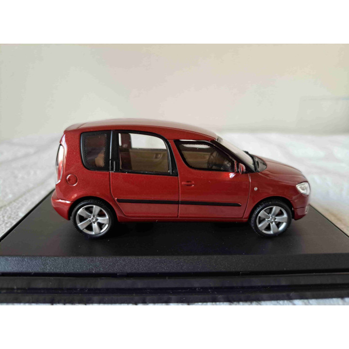 Skoda Roomster 2015 1:43 Abrex Diecast Miniature Model