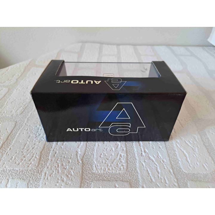 Subaru Legacy B4 1999 1:43 AUTOart 58611 Scale Model