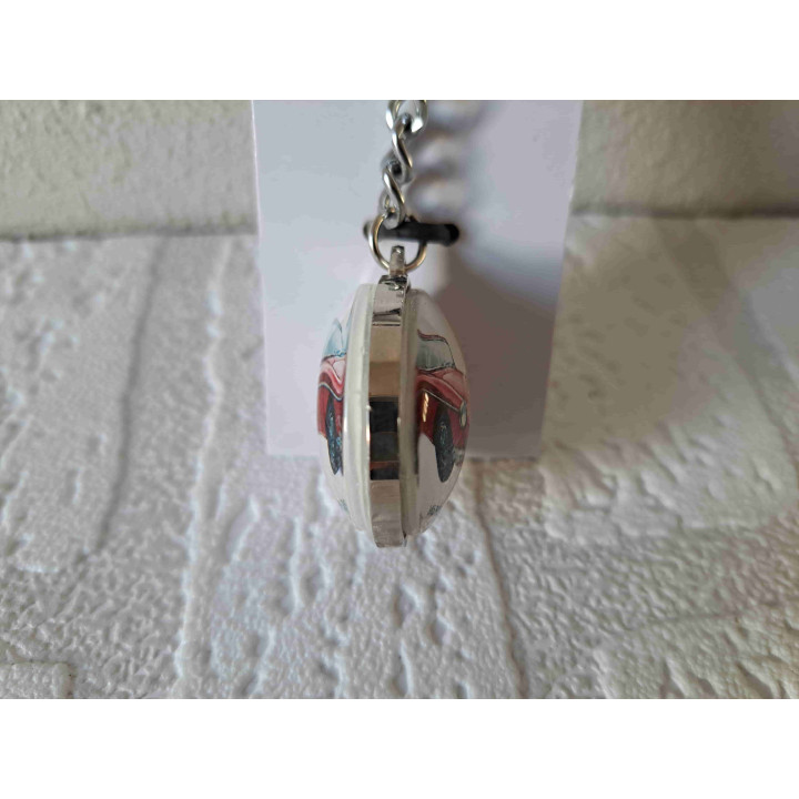 MG BG T op een sleutelhanger van metaal en glas - The leonardo collection