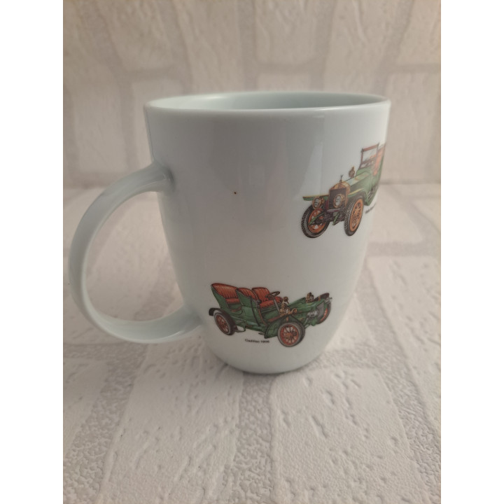 Beker van porselein met rondom verschillende oldtimers - handgemaakt