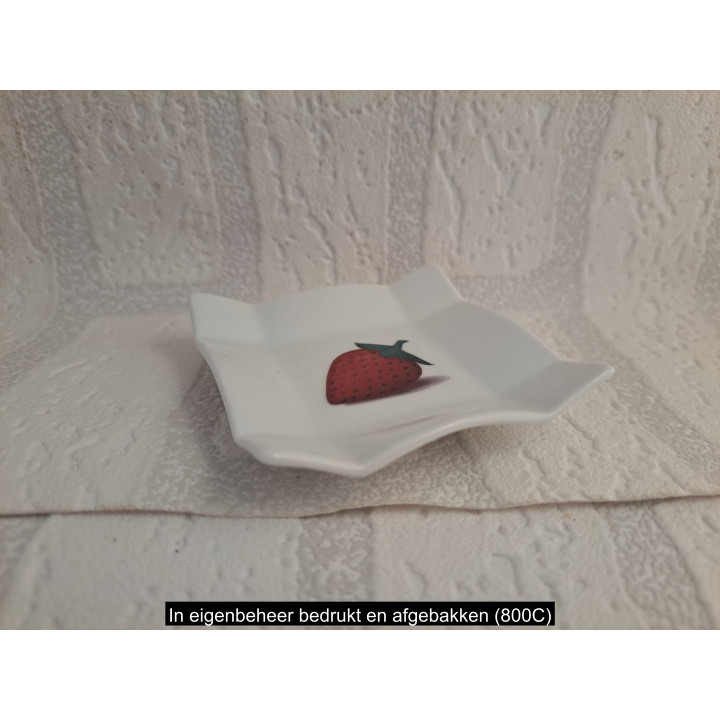Amuse schaaltje met aardbei afbeelding