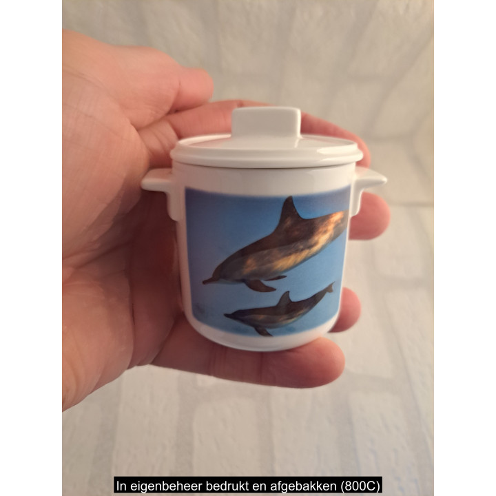 Suikerpotje van porselein met zwemmende dolfijnen B7xH8cm
