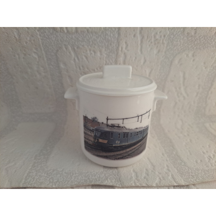 Suikerpotje met een Nederlandse trein, porselein D7xH8cm - handgemaakt