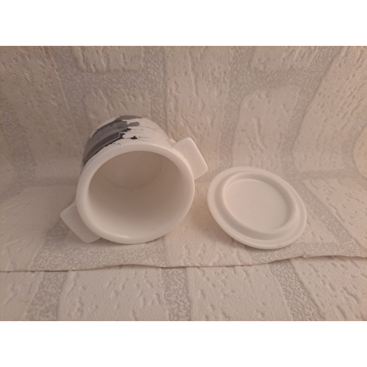 Suikerpotje Trabant door de muur, porselein D7xH8cm - handgemaakt