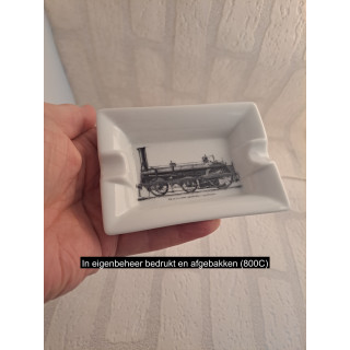 Hotelporselein asbak met een A Crampton express stoomtrein tekening