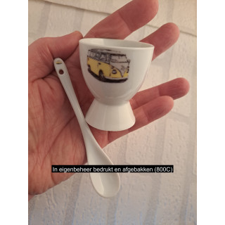 Eierdopje en lepeltje gele Volkswagen bus, porselein D5xH6cm