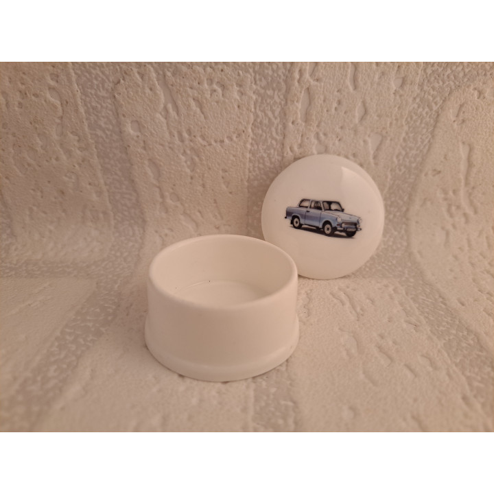 Pillendoosje Trabant 601 Porselein 4.5cm
