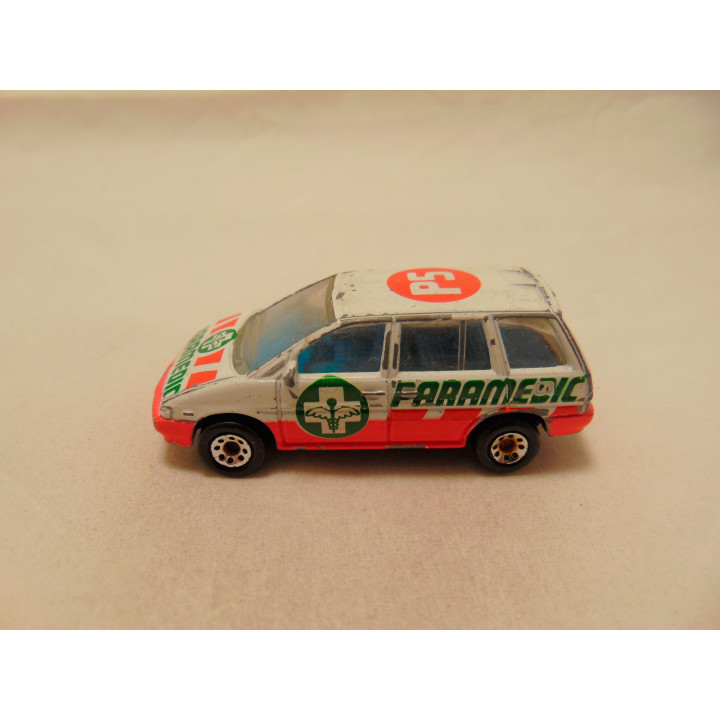 Nissan Prairie Ambulance Matchbox wit