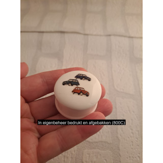 Pillendoosje met drie Citroen 2CV, porselein D4.5xH2.5cm