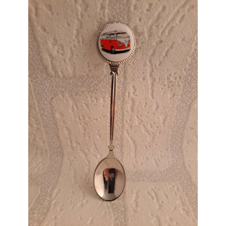 Theelepeltje met rode Volkswagen bus, porselein en metaal - Verzamelobject