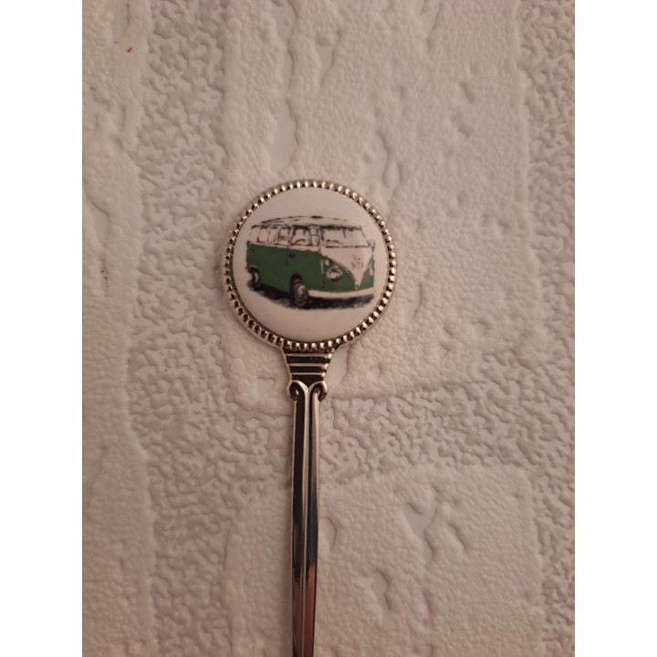 Theelepeltje met groene Volkswagen bus, porselein en metaal  - Verzamelobject