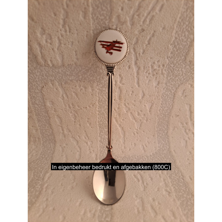 Metaal thee-koffie lepeltje Fokker DR1 Rode baron op het porselein rondje
