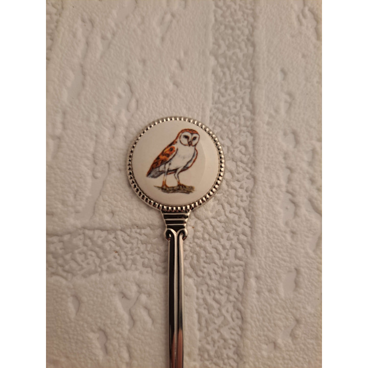 Metaal thee-koffie lepeltje Uil vogel op porselein rondje - Verzamelobject