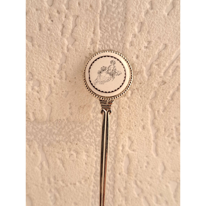 Metaal theelepeltje sterrenbeeld maagd op porselein rondje - Verzamelobject