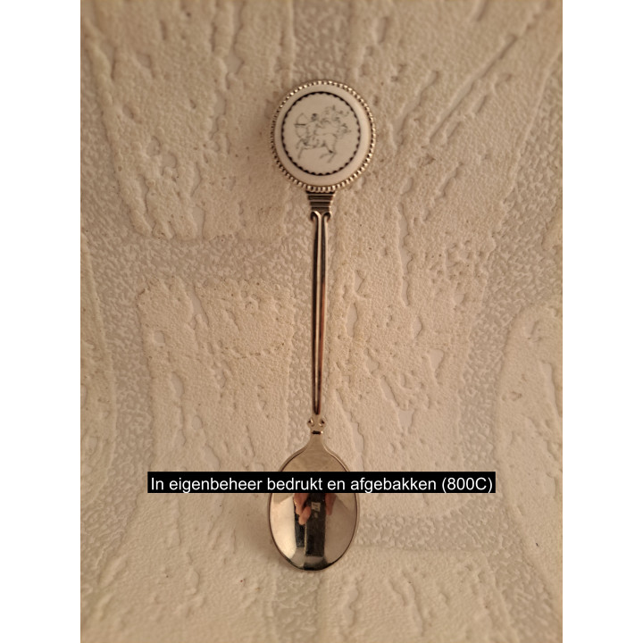 Metaal theelepeltje sterrenbeeld boogschutter op porselein rondje