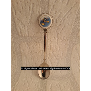 Metaal theelepeltje sterrenbeeld weegschaal in kleur op porselein rondje