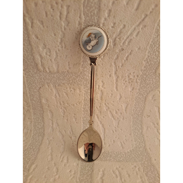 Metaal theelepeltje sterrenbeeld steenbok in kleur op porselein rondje - Verzamelobject