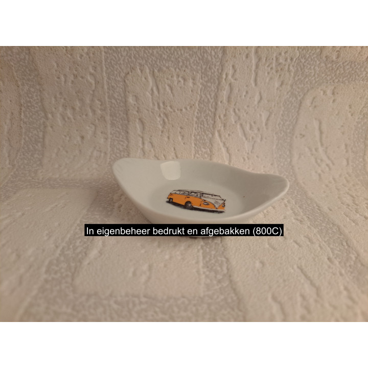 Amuseschaaltje met oranje Volkswagen bus, porselein 9x7x2cm