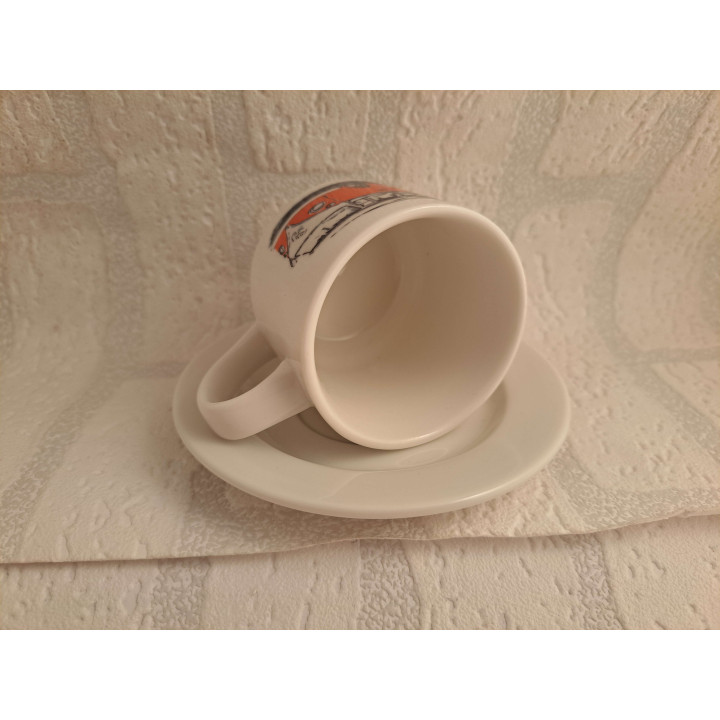 Kop en schotel met rode Volkswagen Type 1 combi bus tekening - handgemaakt