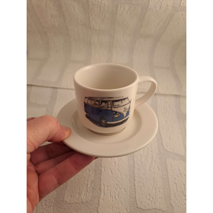 Kop en schotel met blauwe Volkswagen bus, porselein D7xH7cm - handgemaakt