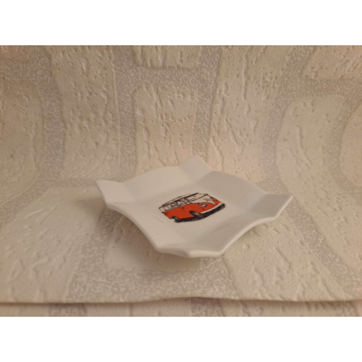 Amuse schaaltje met rode Volkswagen bus 8x8x1.5cm - handgemaakt