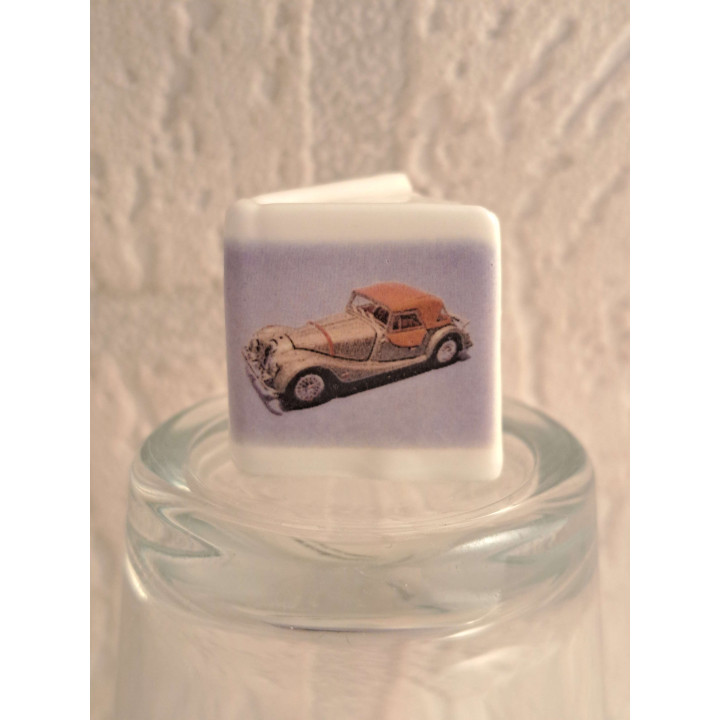 Boekje met Morgan Plus 8 softtop, porselein 2.5x2.5x2.5cm - handgemaakt