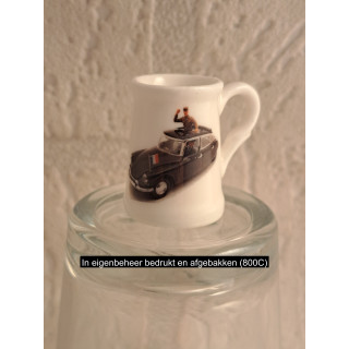 Bierpul van porselein met Citroen DS 21 présidentielle Snoek afbeelding