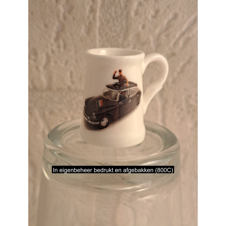 Bierpul van porselein met Citroen DS 21 présidentielle Snoek afbeelding