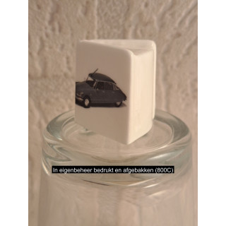 Boekje van porselein met Citroen DS 21 Snoek afbeelding