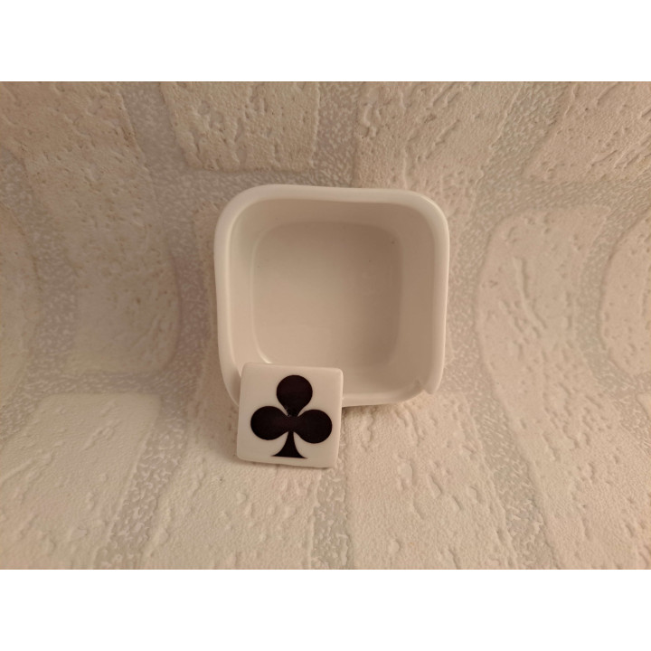 Asbak met speelkaart symbool Klaveren, porselein 7x8.5x4cm - handgemaakt