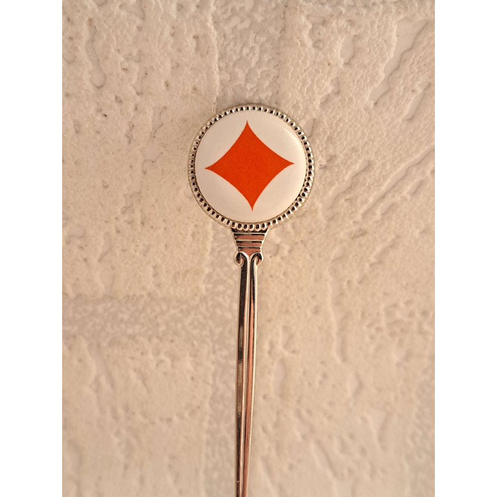 Metaal theelepeltje speelkaarten symbool Ruiten op het porselein rondje  - Verzamelobject