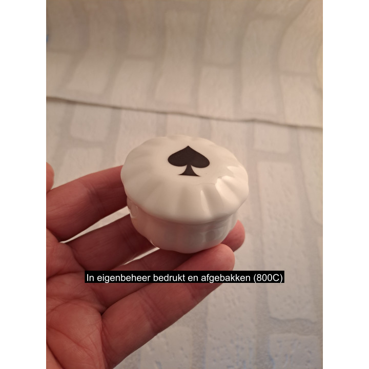 Porselein sieradendoosje met speelkaarten symbool schoppen