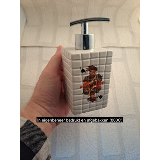 Porseleinen Zeeppomp met Speelkaarten Schoppen Koning