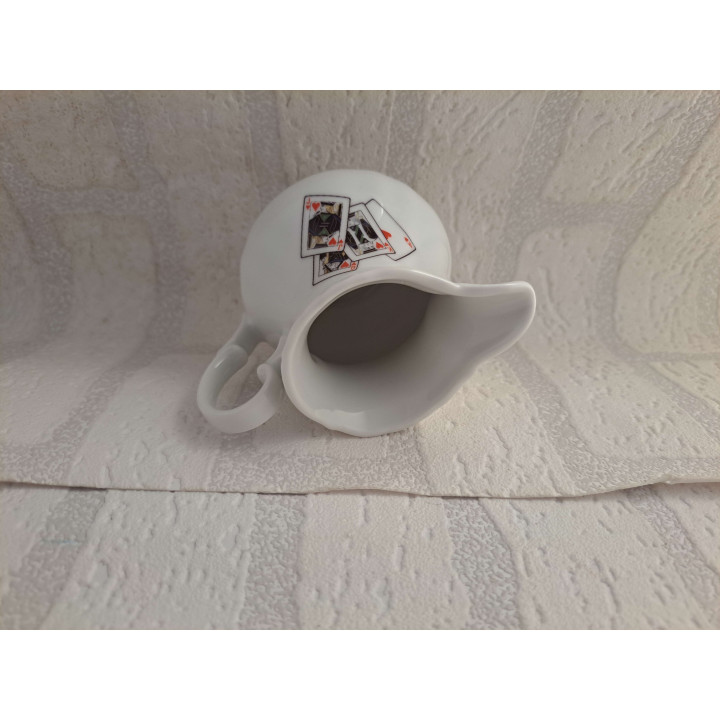 Melkkan van porselein met speelkaarten harten Boer Koning Vrouw en Aas - handgemaakt