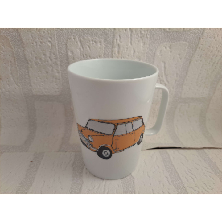 Porselein mok beker met lichtbruine kleur Mini Cooper tekening - handgemaakt