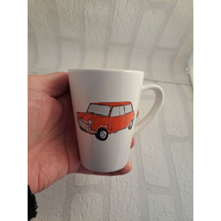 Porselein koffie melk beker met roodoranje Mini Cooper tekening - handgemaakt