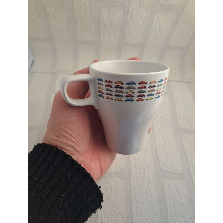 Beker met verschillende kleuren tekening Volkswagen kevers rondom - handgemaakt