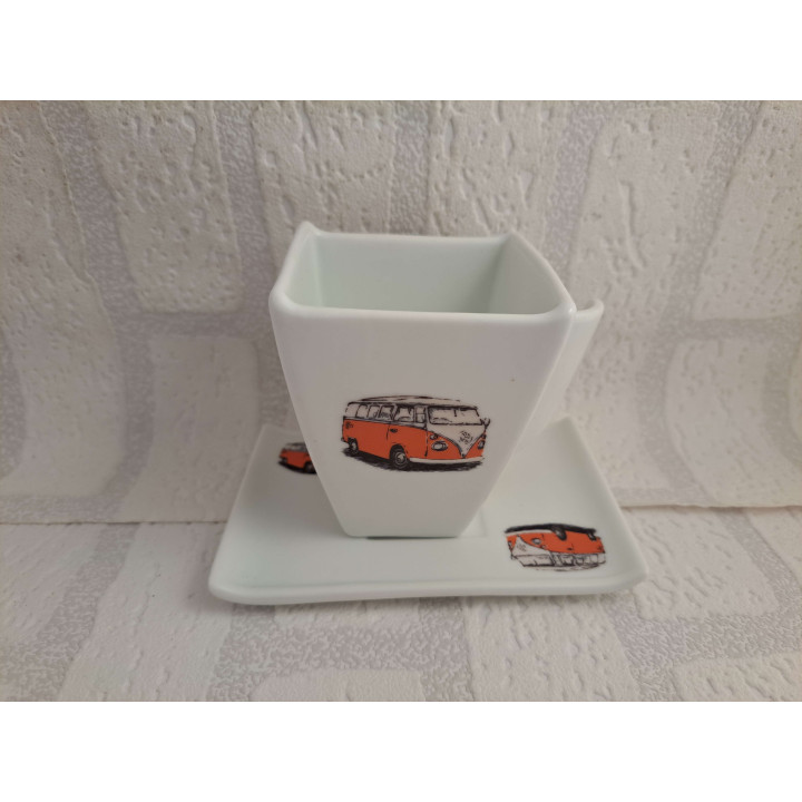 Kop en schotel met Volkswagen bus opdruk, porselein D7x H9cm - handgemaakt