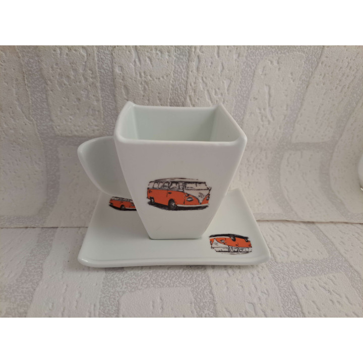 Kop en schotel met Volkswagen bus opdruk, porselein D7x H9cm - handgemaakt