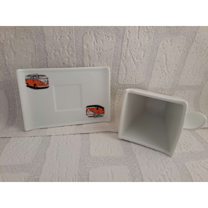 Kop en schotel met Volkswagen bus opdruk, porselein D7x H9cm - handgemaakt
