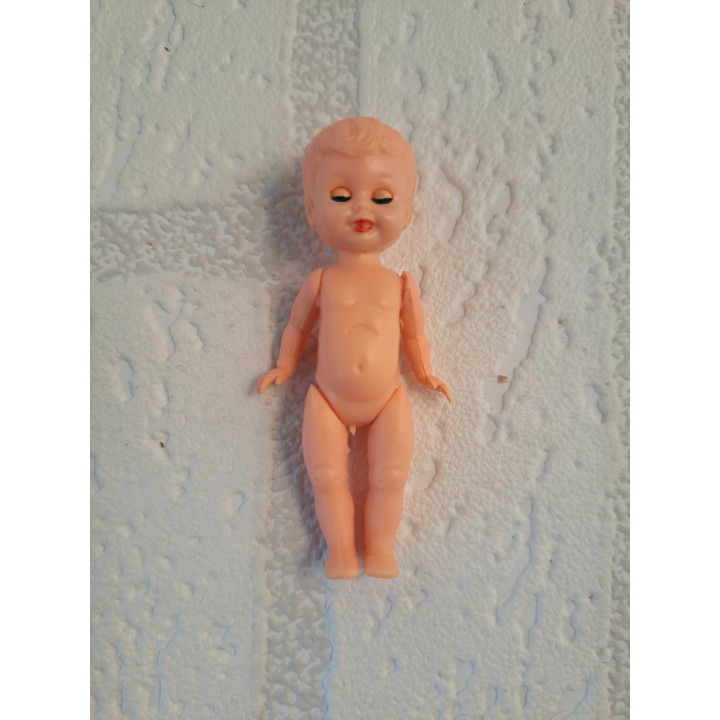 Kunststof meisje poppetje 1:12 poppenhuis 6.5x3x1.5cm - Verzamelobjecten