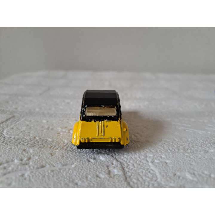 Citroen 2CV MC Toys 1:64 geel - modelauto
