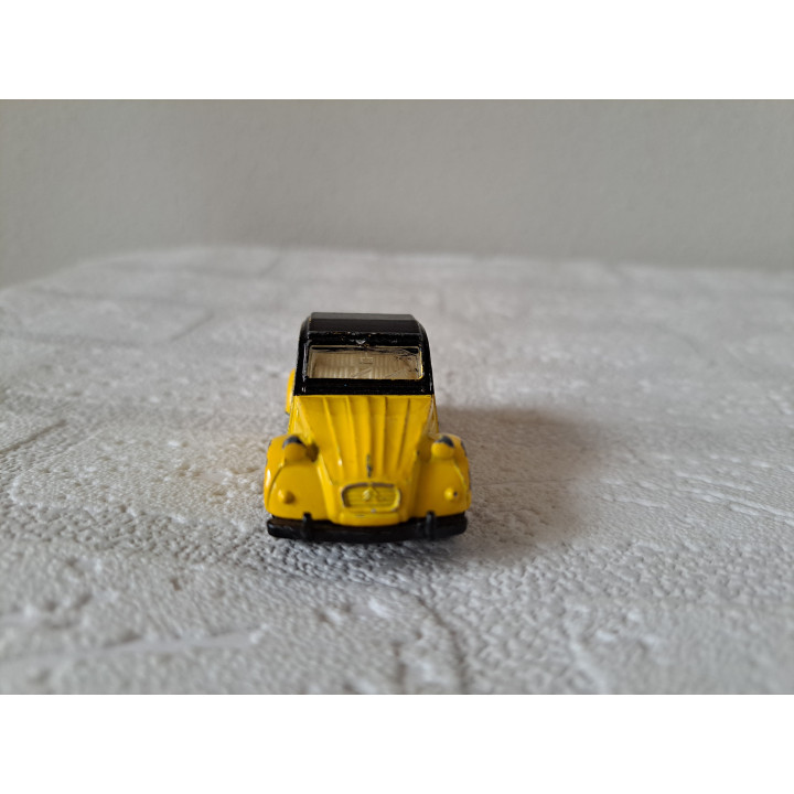 Citroen 2CV MC Toys 1:64 geel - modelauto